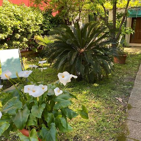 Rose House With Private Garden Apartment Lido di Venezia Bagian luar foto