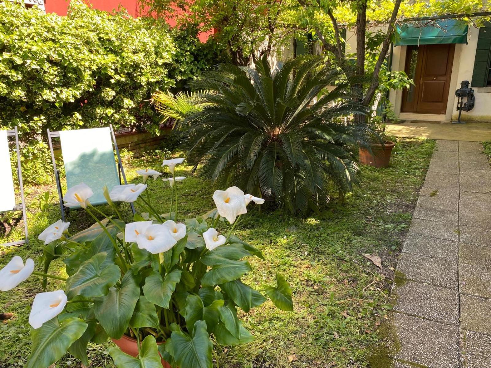 Rose House With Private Garden Apartment Lido di Venezia Bagian luar foto